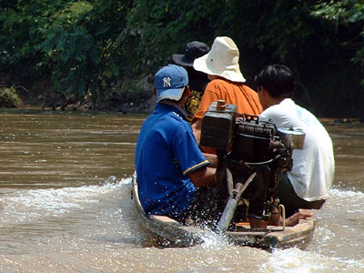 Navigating the Rio Cushabatay